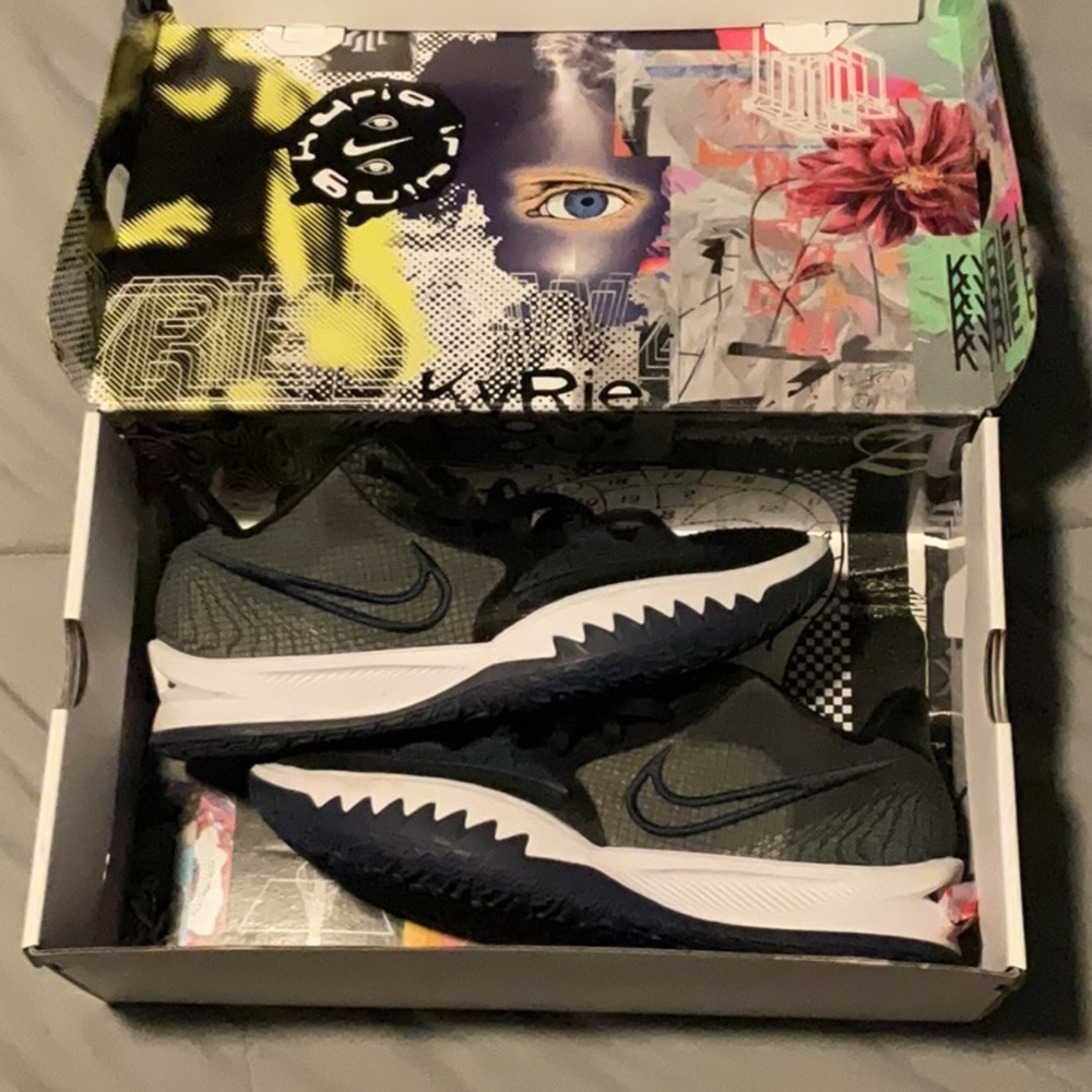 Kyrie 4 Low
